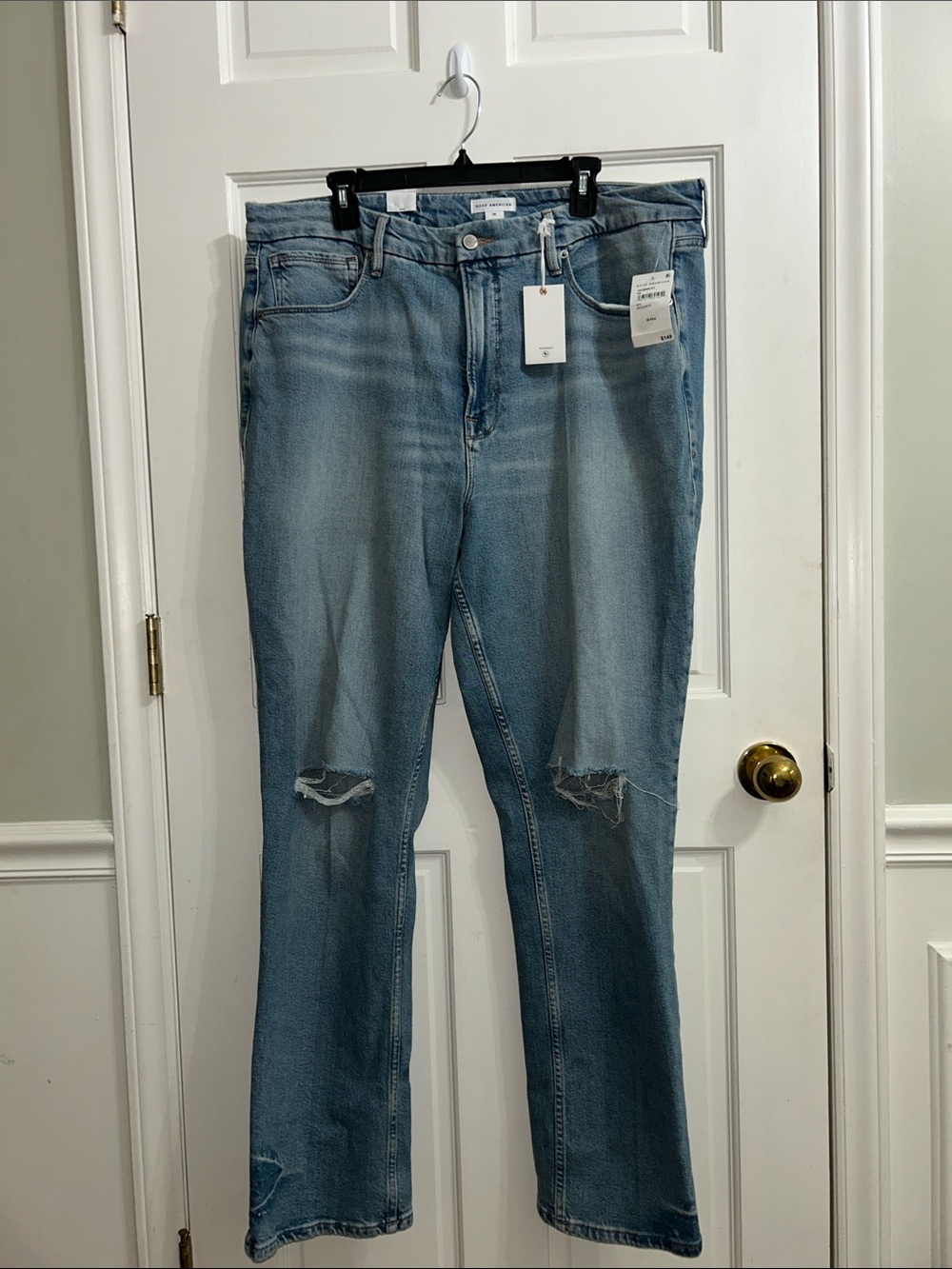 Good American Good Icon Straight High Rise Distressed Jeans. NWT